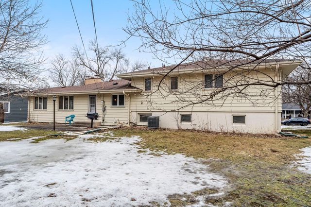 6704 Limerick Lane, Edina, MN 55439