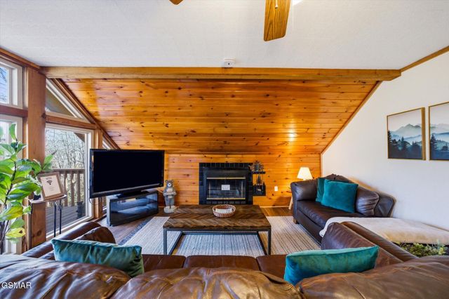 1837 Laurel Valley Way, Sevierville, TN 37862