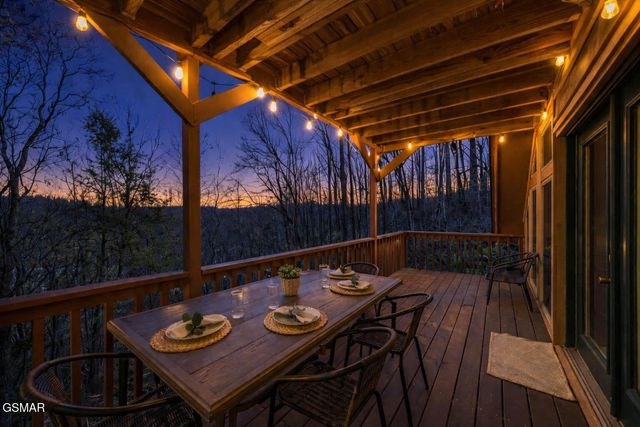 1837 Laurel Valley Way, Sevierville, TN 37862