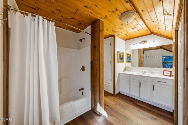 1837 Laurel Valley Way, Sevierville, TN 37862