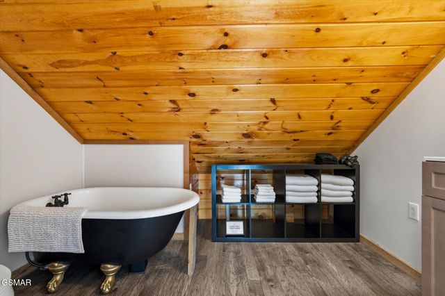 1837 Laurel Valley Way, Sevierville, TN 37862