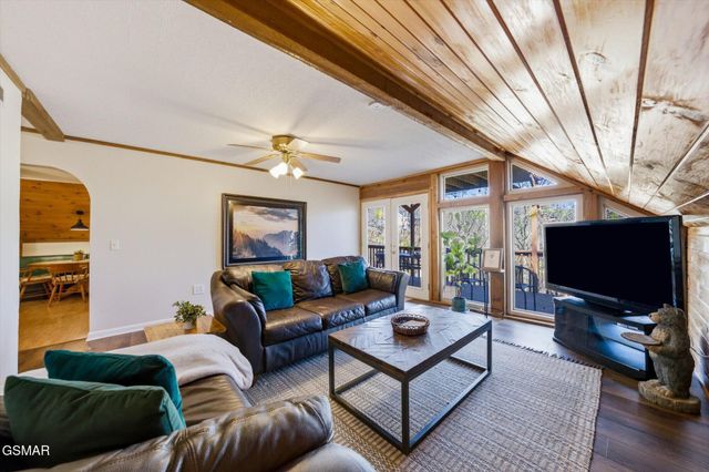 1837 Laurel Valley Way, Sevierville, TN 37862