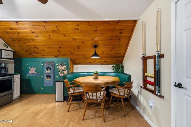 1837 Laurel Valley Way, Sevierville, TN 37862