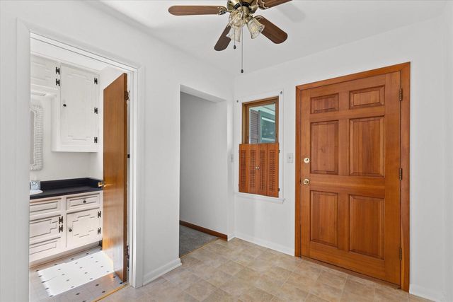 W235S5479 Big Bend ROAD, Waukesha, WI 53189