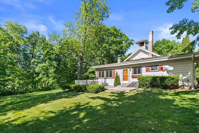 W235S5479 Big Bend ROAD, Waukesha, WI 53189