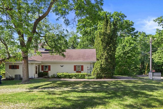W235S5479 Big Bend ROAD, Waukesha, WI 53189