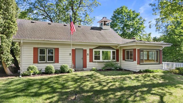 W235S5479 Big Bend ROAD, Waukesha, WI 53189