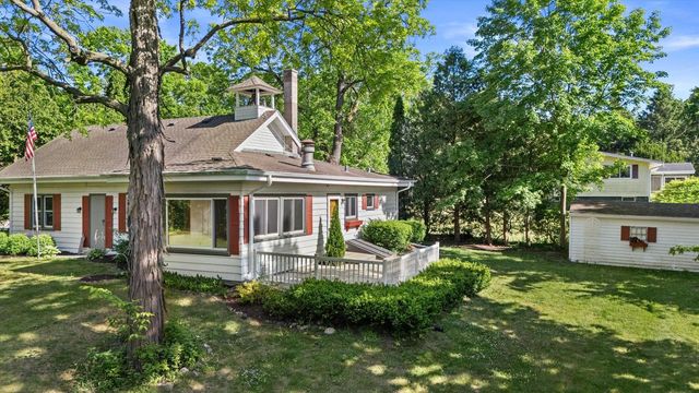 W235S5479 Big Bend ROAD, Waukesha, WI 53189