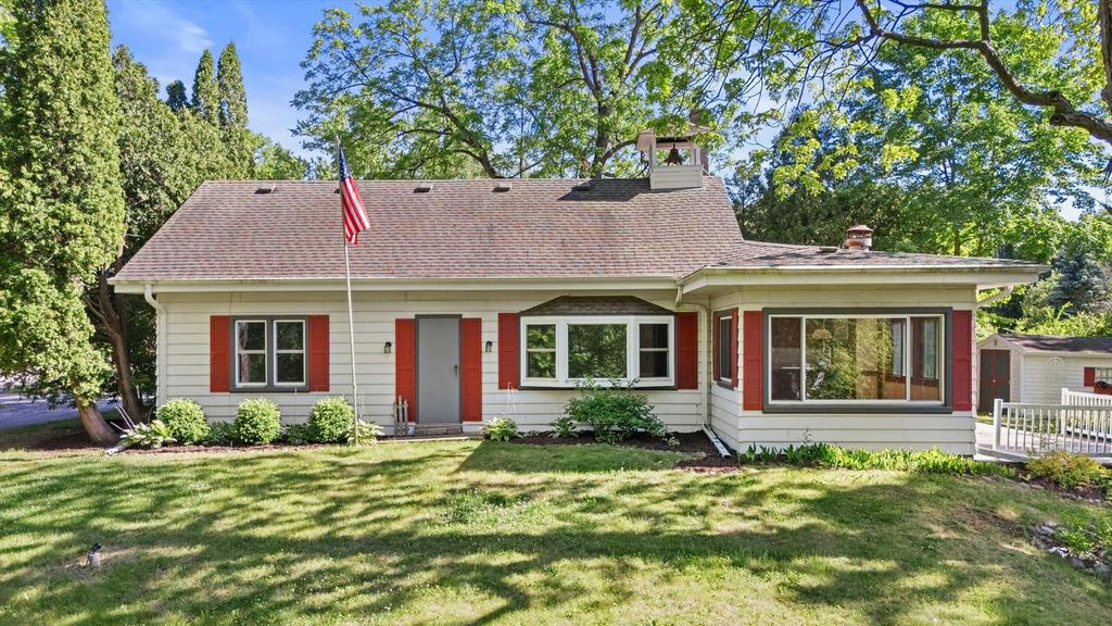W235S5479 Big Bend ROAD, Waukesha, WI 53189