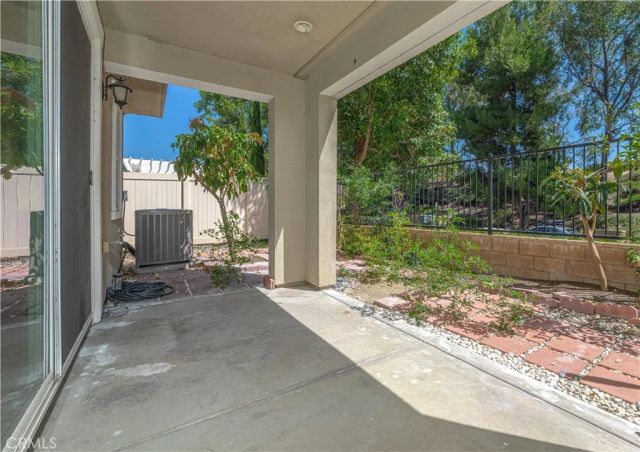 22 Willow Way, Lake Forest, CA 92630