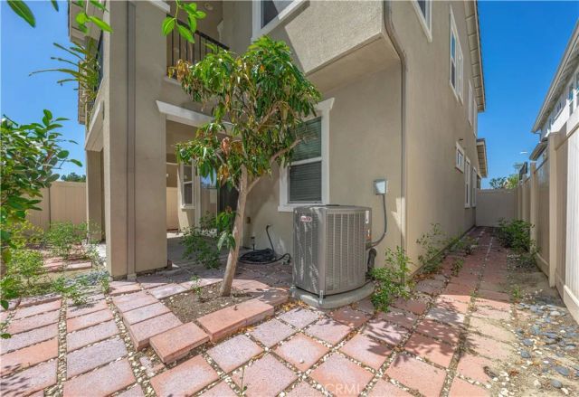 22 Willow Way, Lake Forest, CA 92630
