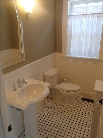 490 Broadway Road, Newport, RI 02840