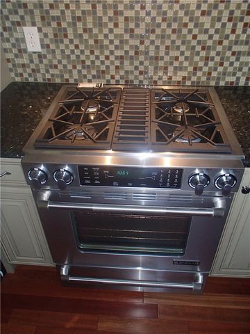 490 Broadway Road, Newport, RI 02840