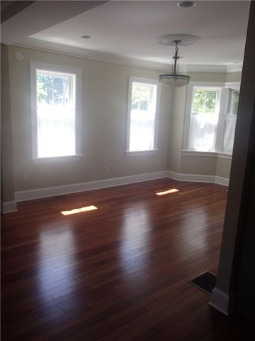 490 Broadway Road, Newport, RI 02840