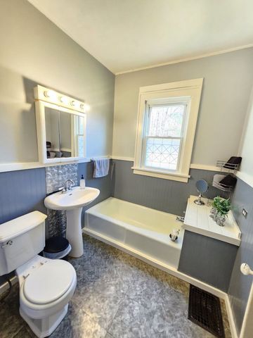 8193 Old Highway 13 Highway, Murphysboro, IL 62966