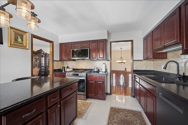 1190 Buttercup Lane, Bartlett, IL 60103