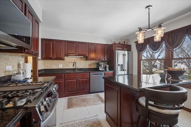 1190 Buttercup Lane, Bartlett, IL 60103