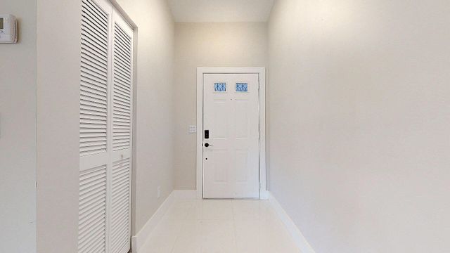 5794 W Parkwalk Cir W E, Boynton Beach, FL 33472