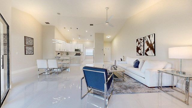 5794 W Parkwalk Cir W E, Boynton Beach, FL 33472