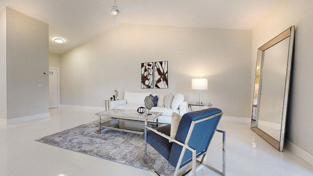 5794 W Parkwalk Cir W E, Boynton Beach, FL 33472