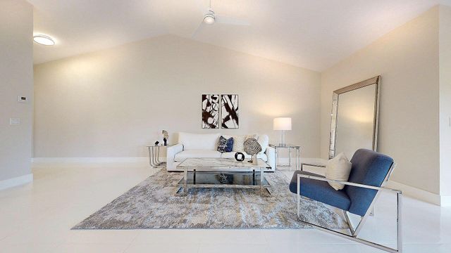 5794 W Parkwalk Cir W E, Boynton Beach, FL 33472