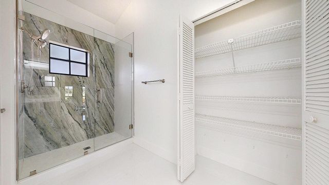 5794 W Parkwalk Cir W E, Boynton Beach, FL 33472