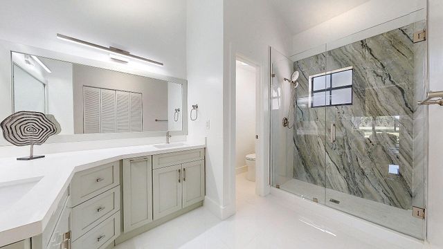 5794 W Parkwalk Cir W E, Boynton Beach, FL 33472