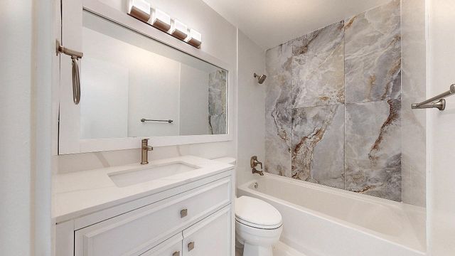 5794 W Parkwalk Cir W E, Boynton Beach, FL 33472
