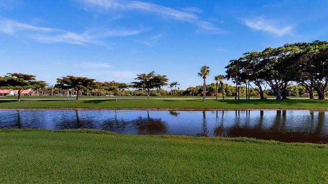 5794 W Parkwalk Cir W E, Boynton Beach, FL 33472