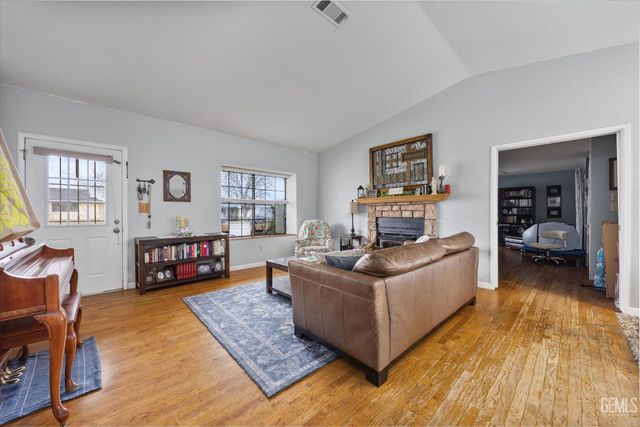 19720 Kid Place, Tehachapi, CA 93561