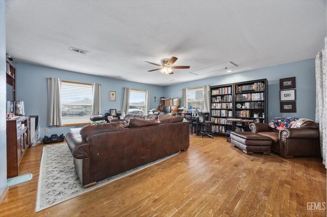 19720 Kid Place, Tehachapi, CA 93561