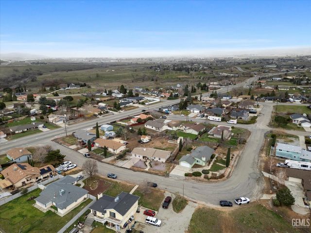 19720 Kid Place, Tehachapi, CA 93561