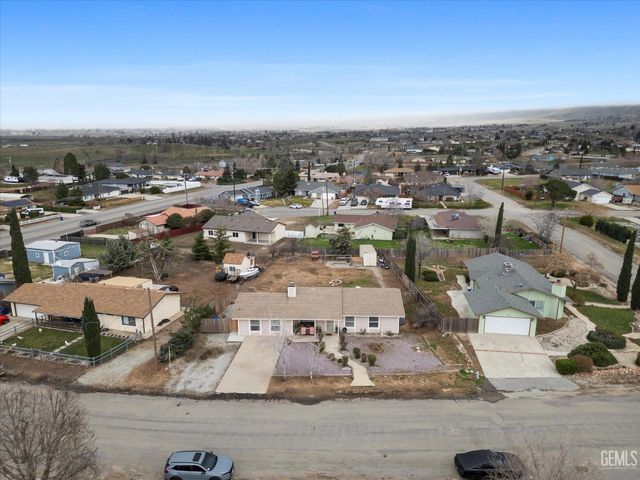 19720 Kid Place, Tehachapi, CA 93561