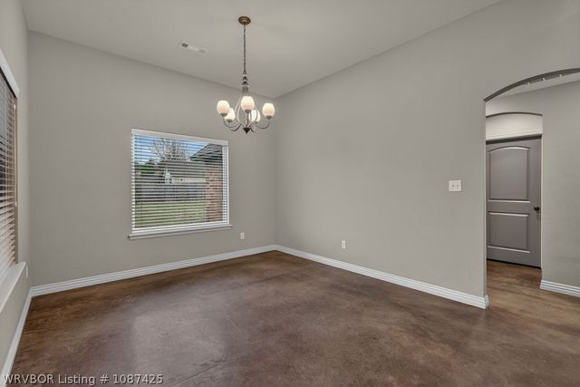 617 S Deerwood Drive, Greenwood, AR 72936