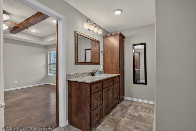 617 S Deerwood Drive, Greenwood, AR 72936