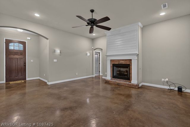 617 S Deerwood Drive, Greenwood, AR 72936