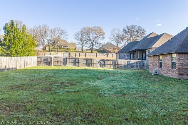 617 S Deerwood Drive, Greenwood, AR 72936