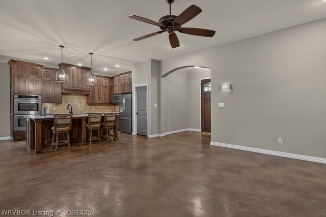 617 S Deerwood Drive, Greenwood, AR 72936