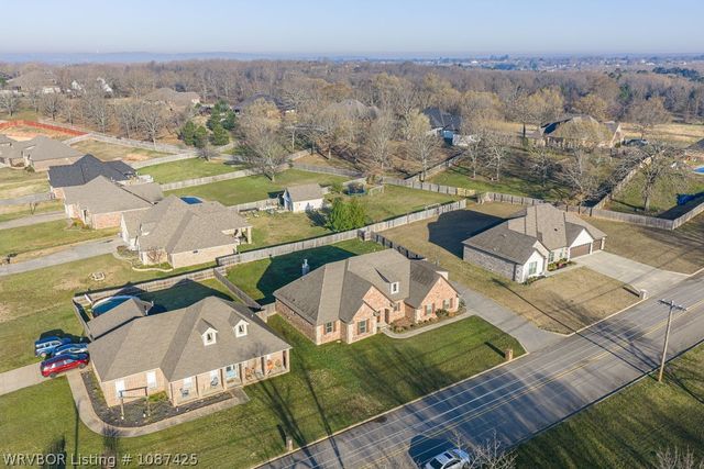 617 S Deerwood Drive, Greenwood, AR 72936