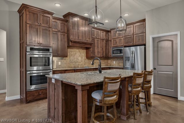 617 S Deerwood Drive, Greenwood, AR 72936