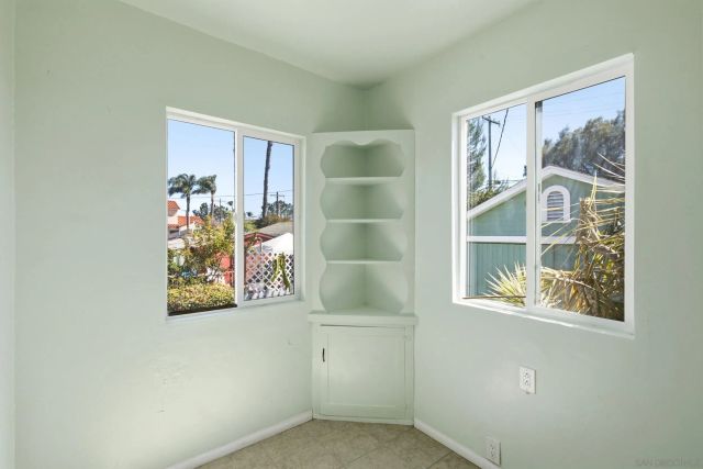426 E AVE, National City, CA 91950