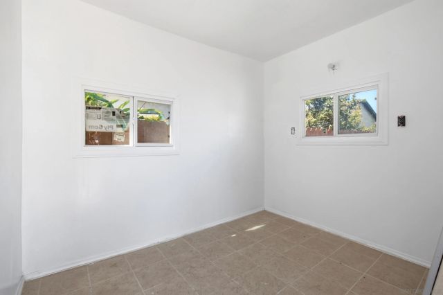 426 E AVE, National City, CA 91950