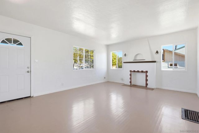 426 E AVE, National City, CA 91950
