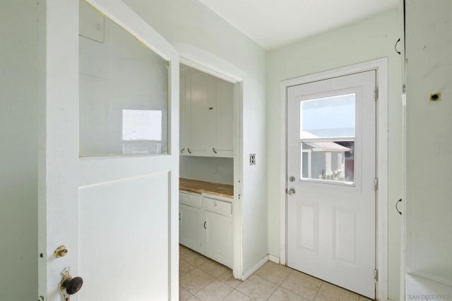 426 E AVE, National City, CA 91950