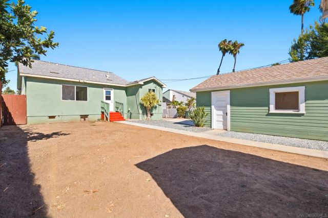 426 E AVE, National City, CA 91950