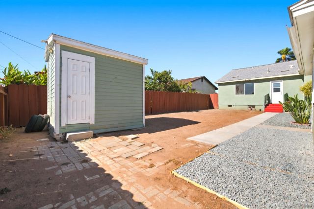 426 E AVE, National City, CA 91950