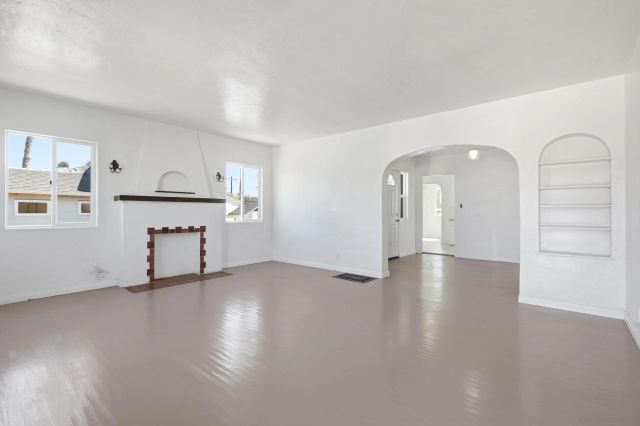426 E AVE, National City, CA 91950
