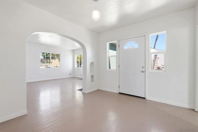 426 E AVE, National City, CA 91950