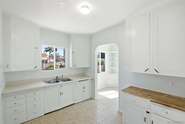 426 E AVE, National City, CA 91950