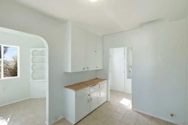 426 E AVE, National City, CA 91950